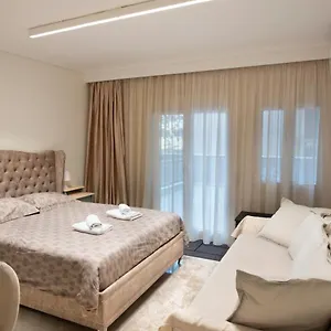 ag-sofias-pedestrian-area-luxury-ap-big-balcony.hotels-of-thessaloniki.com/