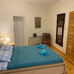 Tastefully Decorated One-bedroom - Chania Apartament